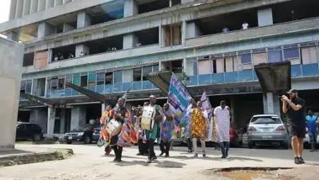 Jérôme Chazeix, We’re building a City, a Parade for Lagos, performance, Lagos Biennial 2019