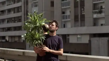 Nicolas Carrier, Marie Ouazzani, Exposition périphérique (2018), film still, courtesy of the artists 2018